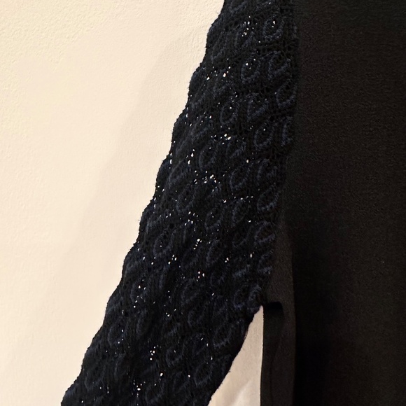 ✨ See by Chloé Black Knit Top w/ Crochet Navy/Black Bell Sleeves Size Small/36 ✨ - Picture 7 of 10